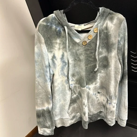 New with tags super soft Oddy hooded sweatshirt. - Picture 1 of 5